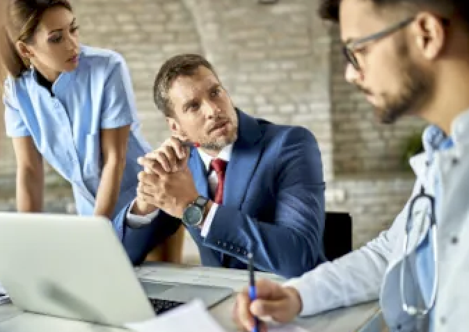 إدارة الأعمال مع إدارة الرعاية الصحية